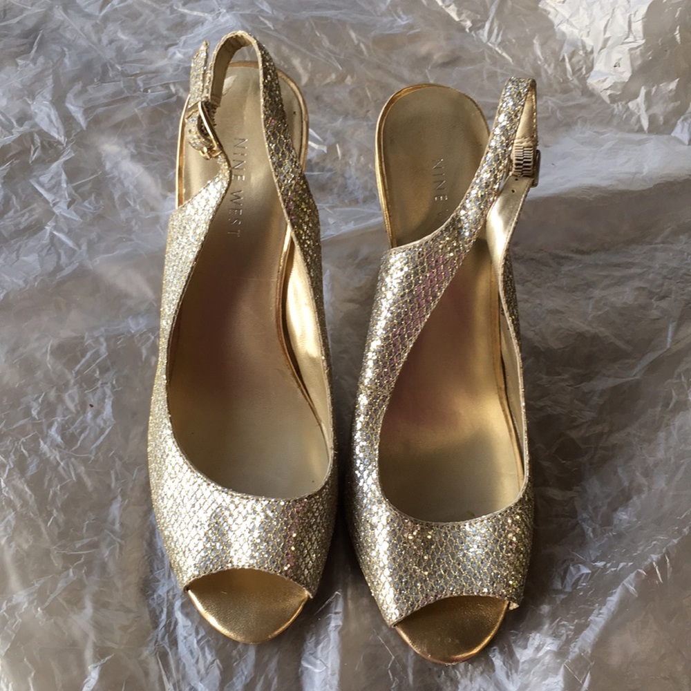 Nine West silver heels Sz 7.5